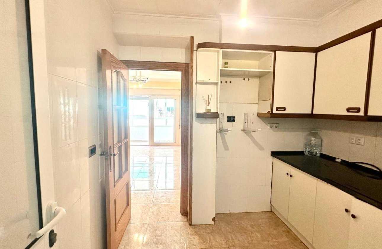 Revente - Appartement -
Torrevieja - Estacion De Autobuses