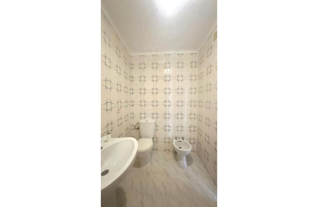 Revente - Appartement -
Torrevieja - Estacion De Autobuses