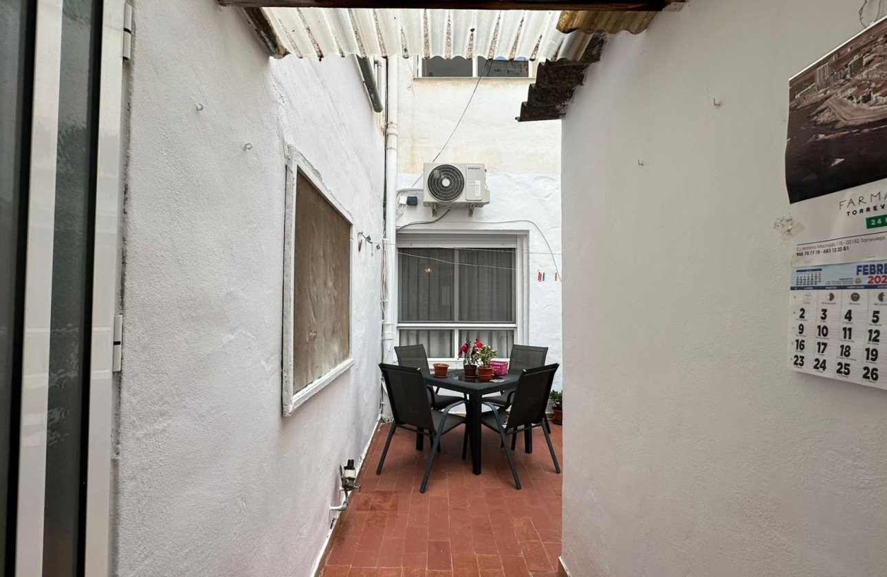 Revente - Appartement -
Torrevieja - Estacion De Autobuses