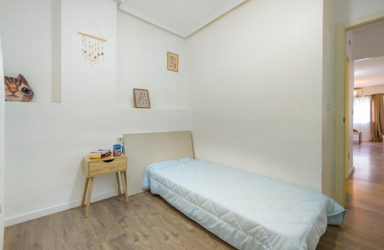 Revente - Appartement -
Torrevieja - Estacion De Autobuses