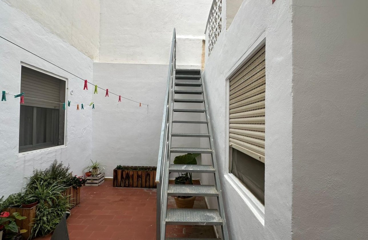 Revente - Appartement -
Torrevieja - Estacion De Autobuses