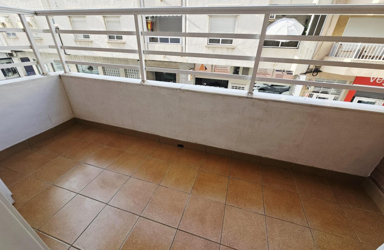 Revente - Appartement -
Torrevieja - Estacion De Autobuses