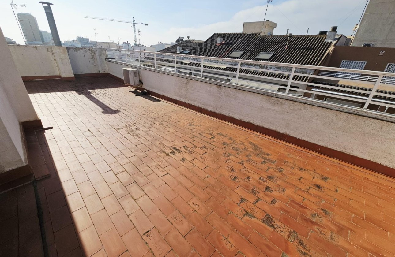 Revente - Appartement -
Torrevieja - Estacion De Autobuses