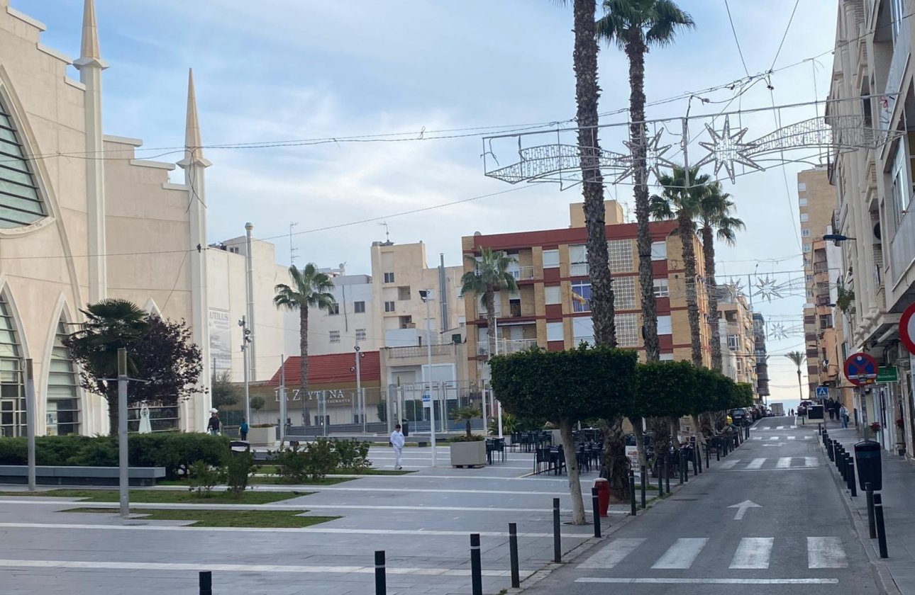 Revente - Appartement -
Torrevieja - Estacion De Autobuses