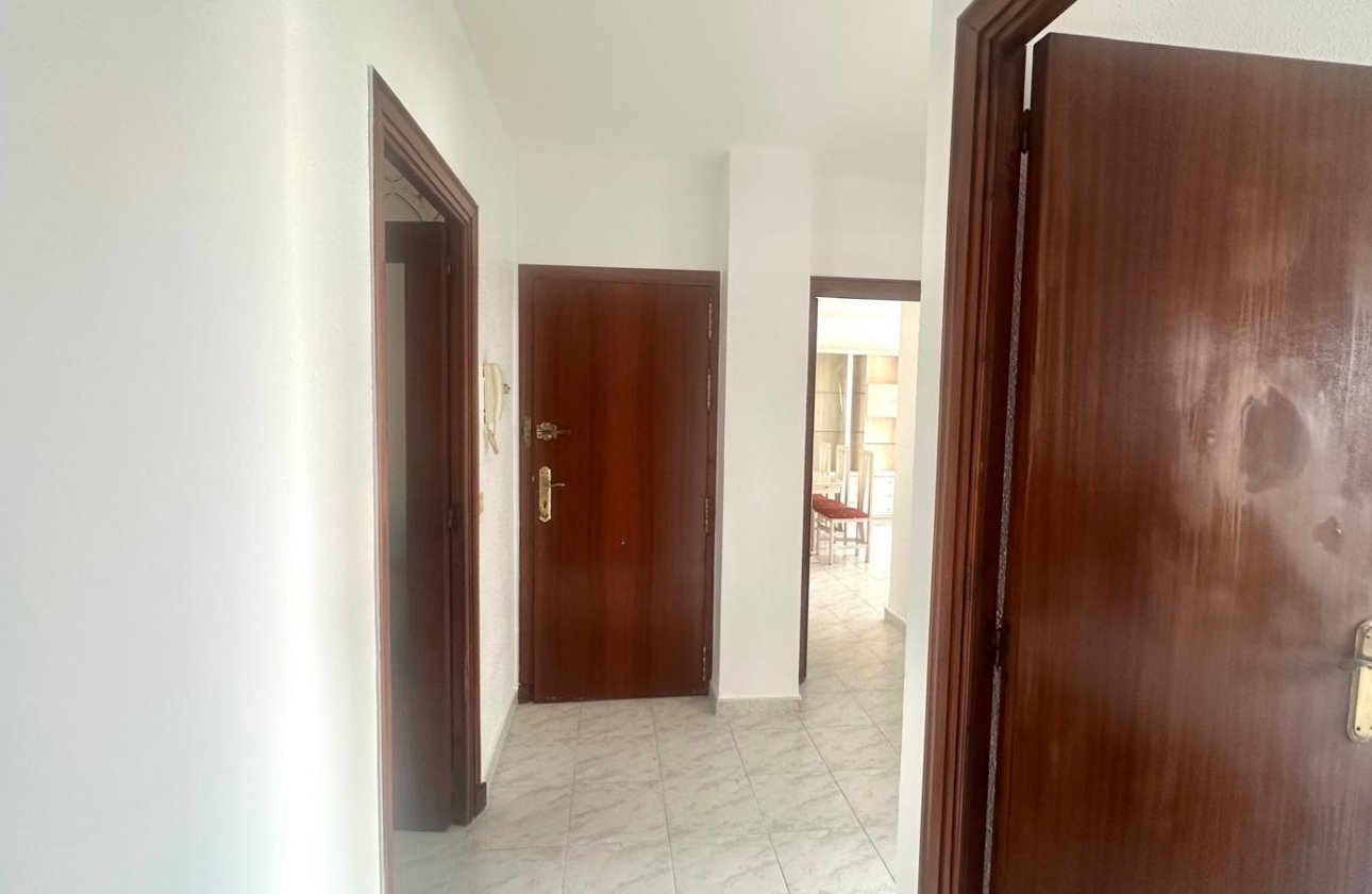 Revente - Appartement -
Torrevieja - Estacion De Autobuses