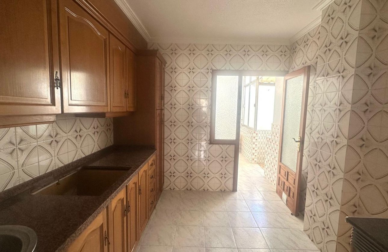 Revente - Appartement -
Torrevieja - Estacion De Autobuses