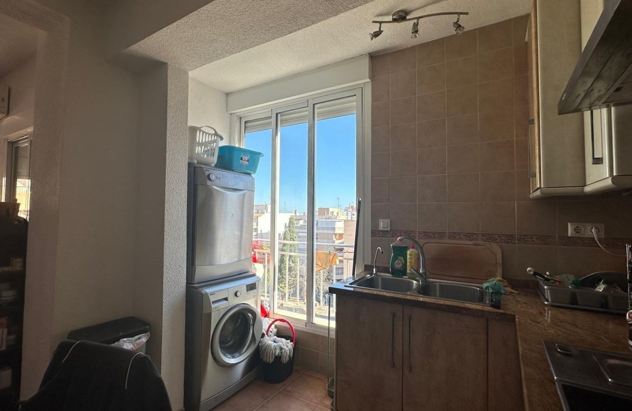 Revente - Appartement -
Torrevieja - Estacion De Autobuses