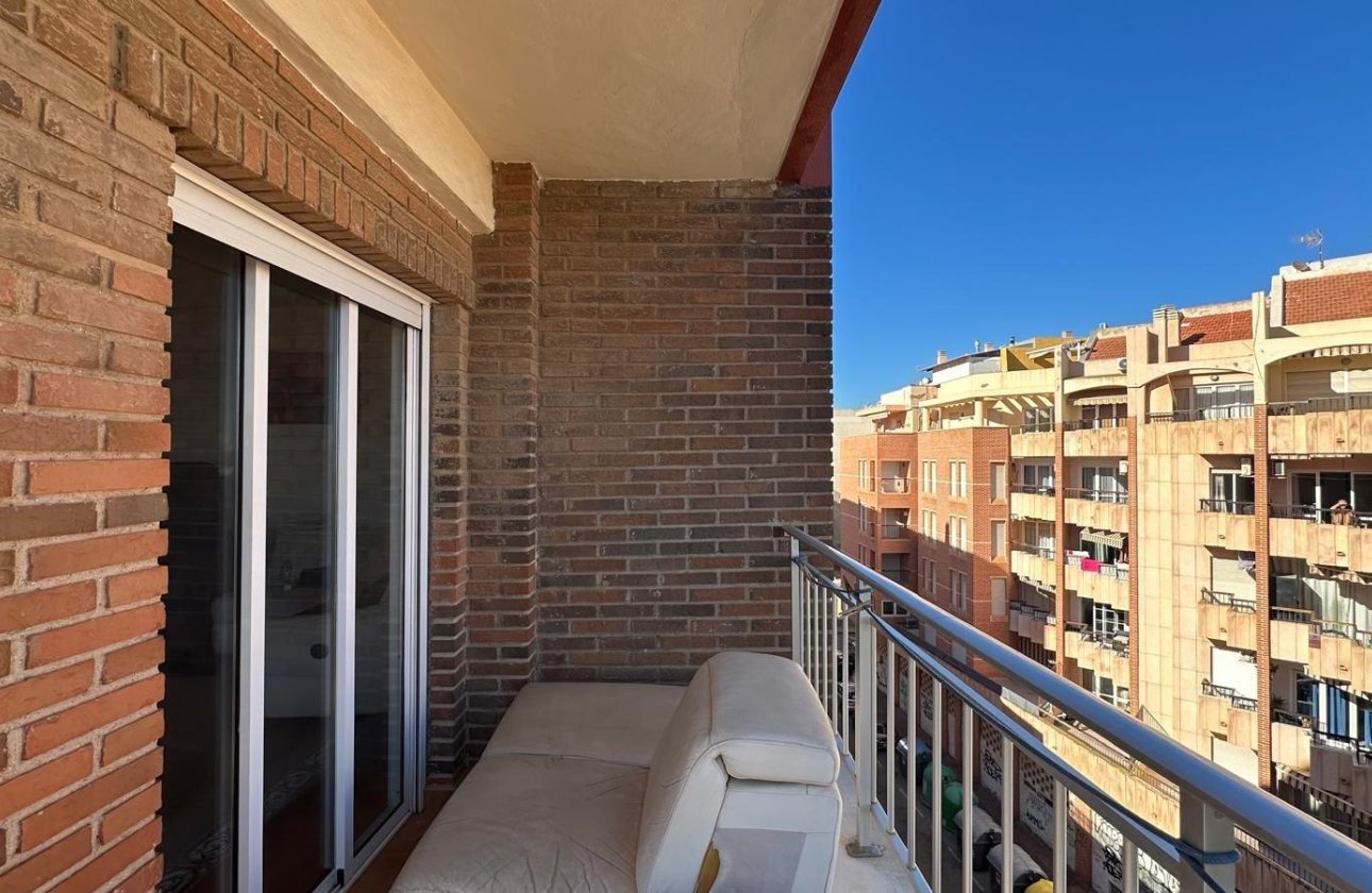 Revente - Appartement -
Torrevieja - Estacion De Autobuses