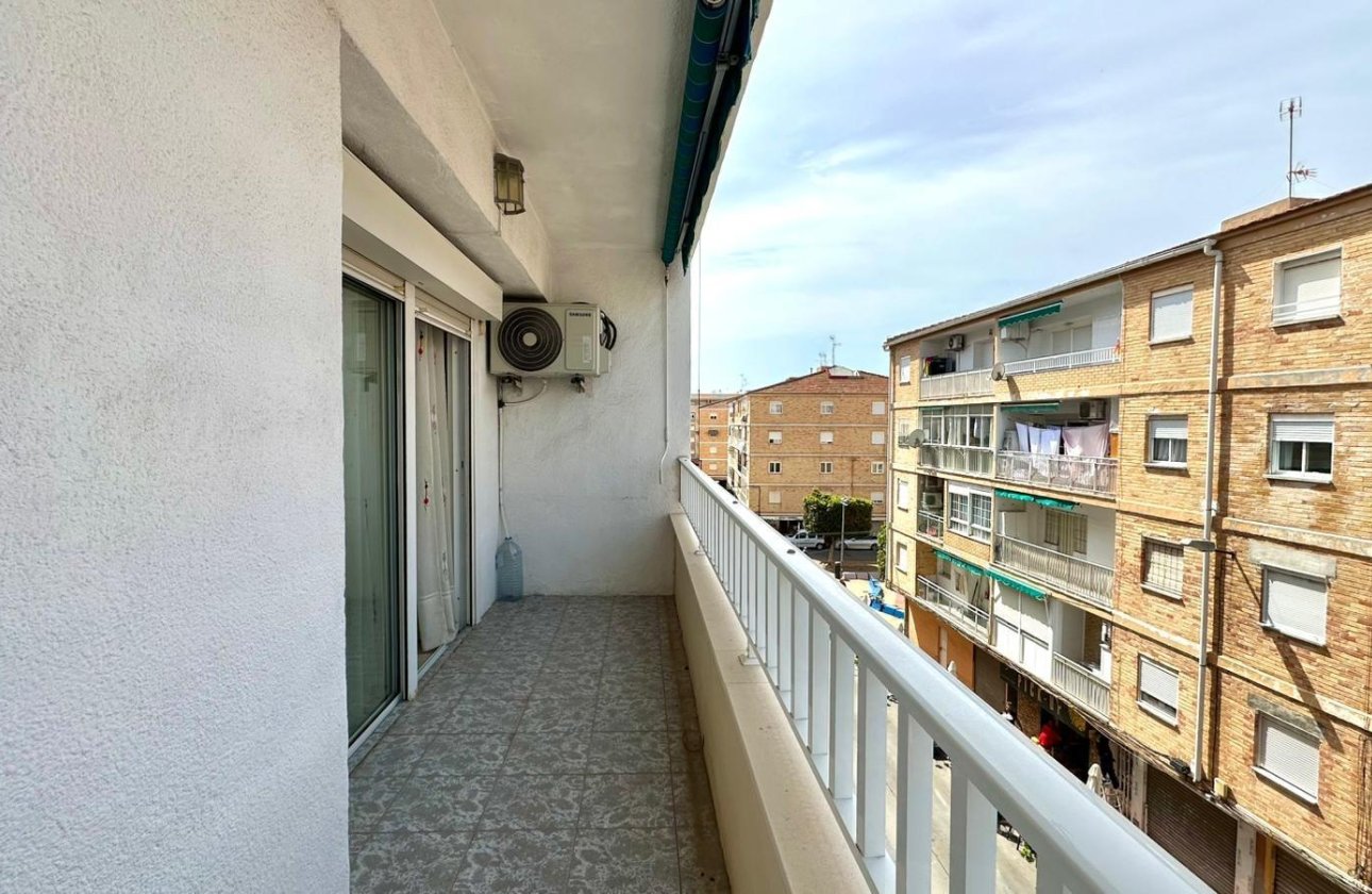 Revente - Appartement -
Torrevieja - Estacion De Autobuses