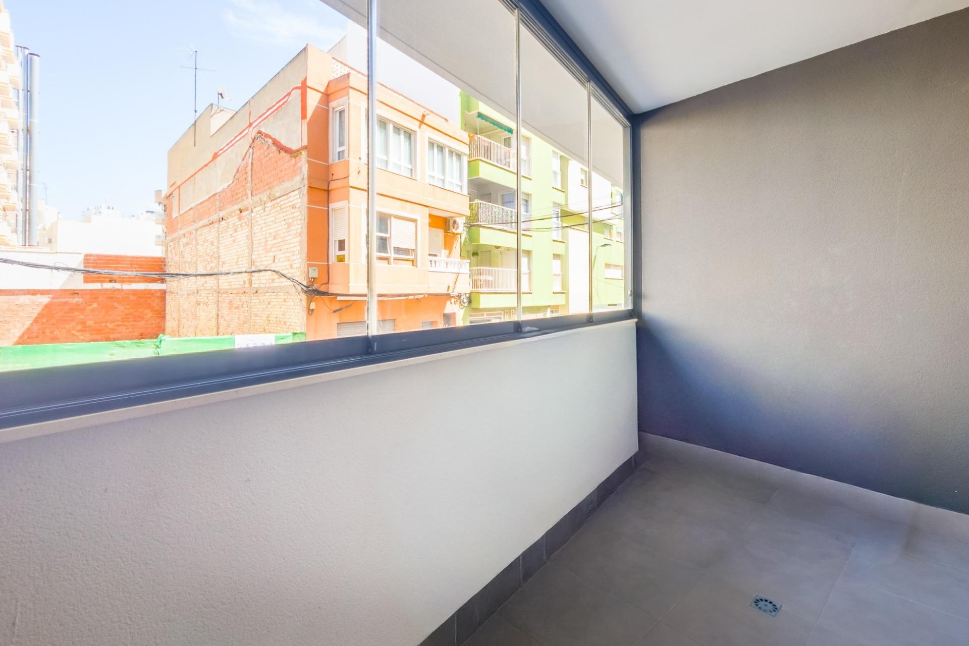 Revente - Appartement -
Torrevieja - Estacion De Autobuses