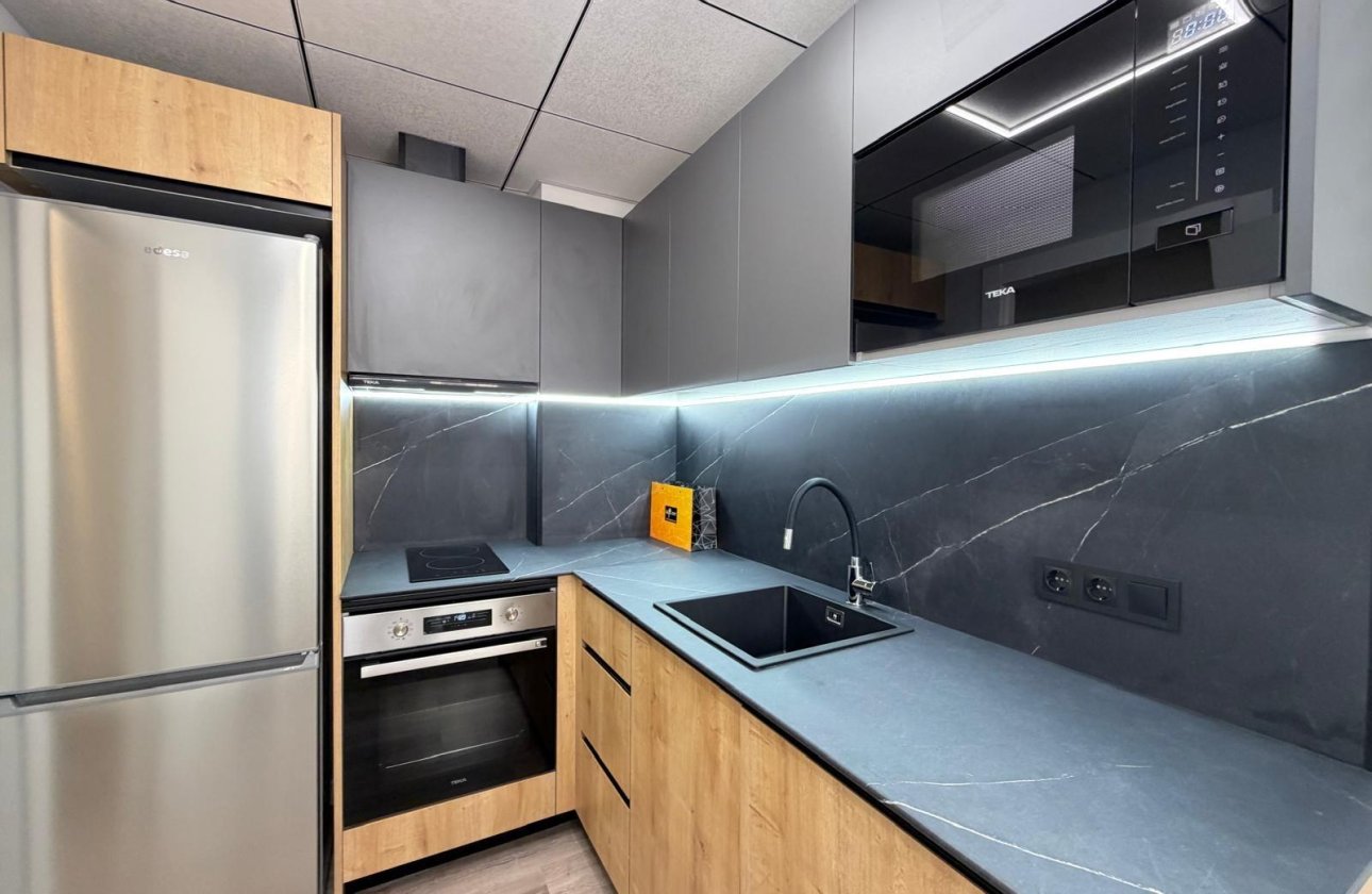 Revente - Appartement -
Torrevieja - Estacion De Autobuses