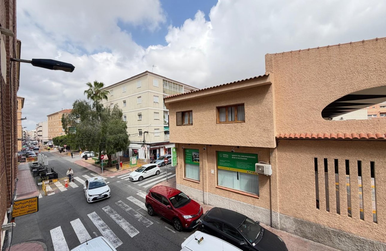 Revente - Appartement -
Torrevieja - Estacion De Autobuses