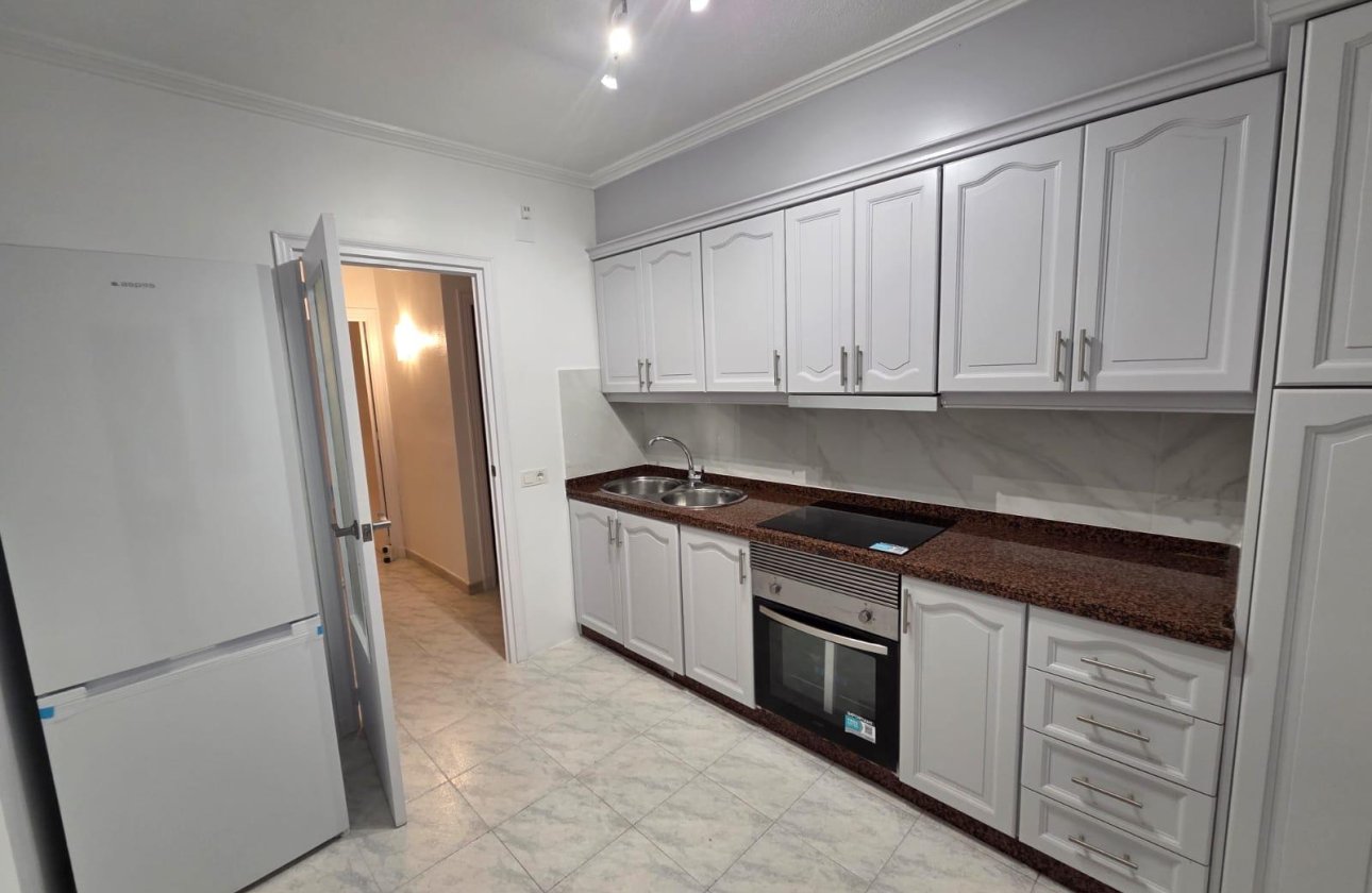 Revente - Appartement -
Torrevieja - Estacion De Autobuses