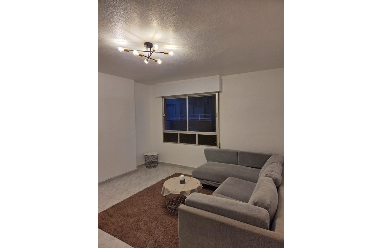 Revente - Appartement -
Torrevieja - Estacion De Autobuses