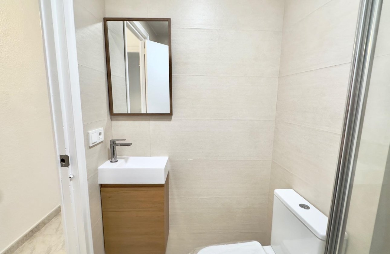 Revente - Appartement -
Torrevieja - Estacion De Autobuses