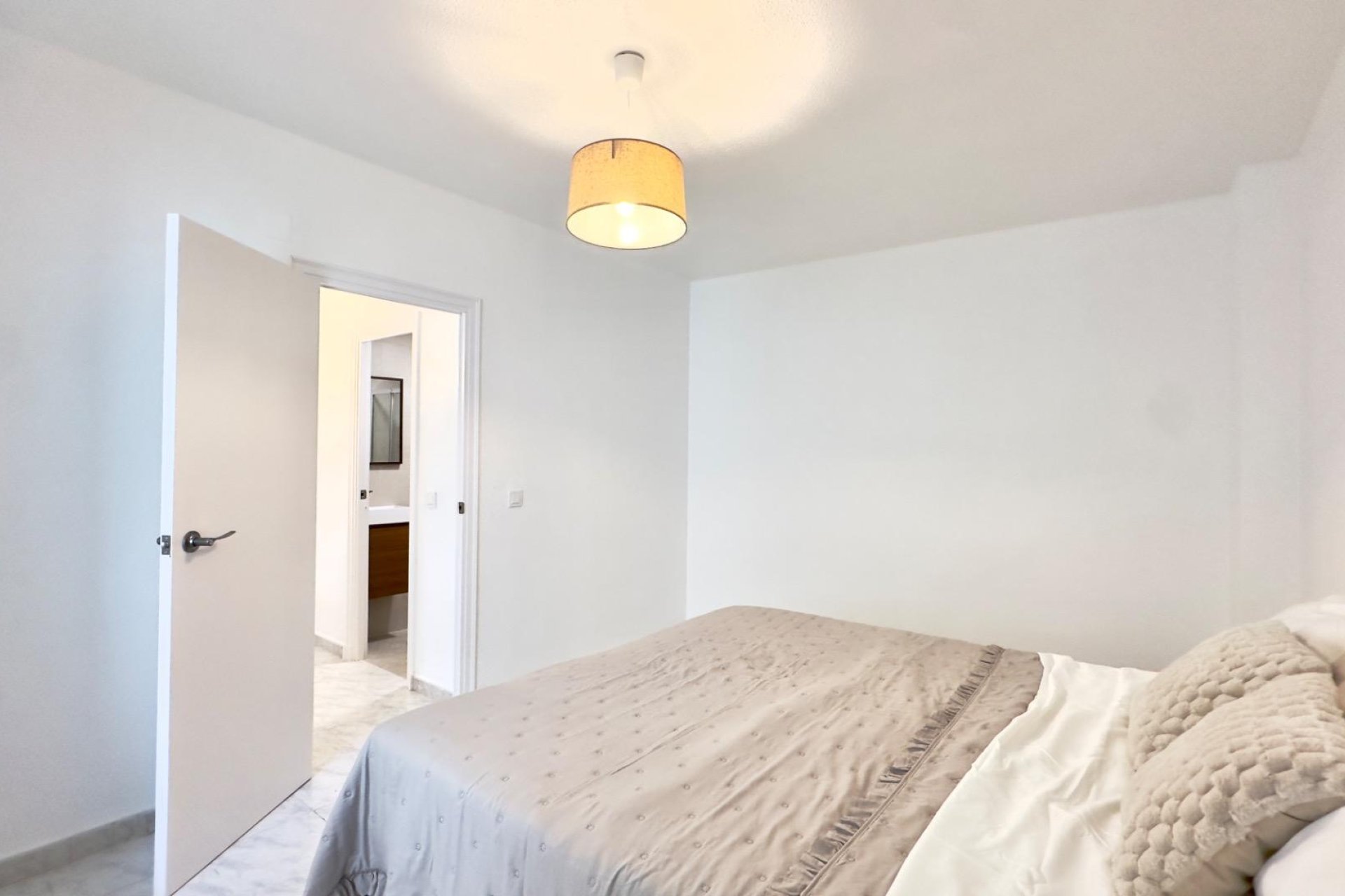Revente - Appartement -
Torrevieja - Estacion De Autobuses