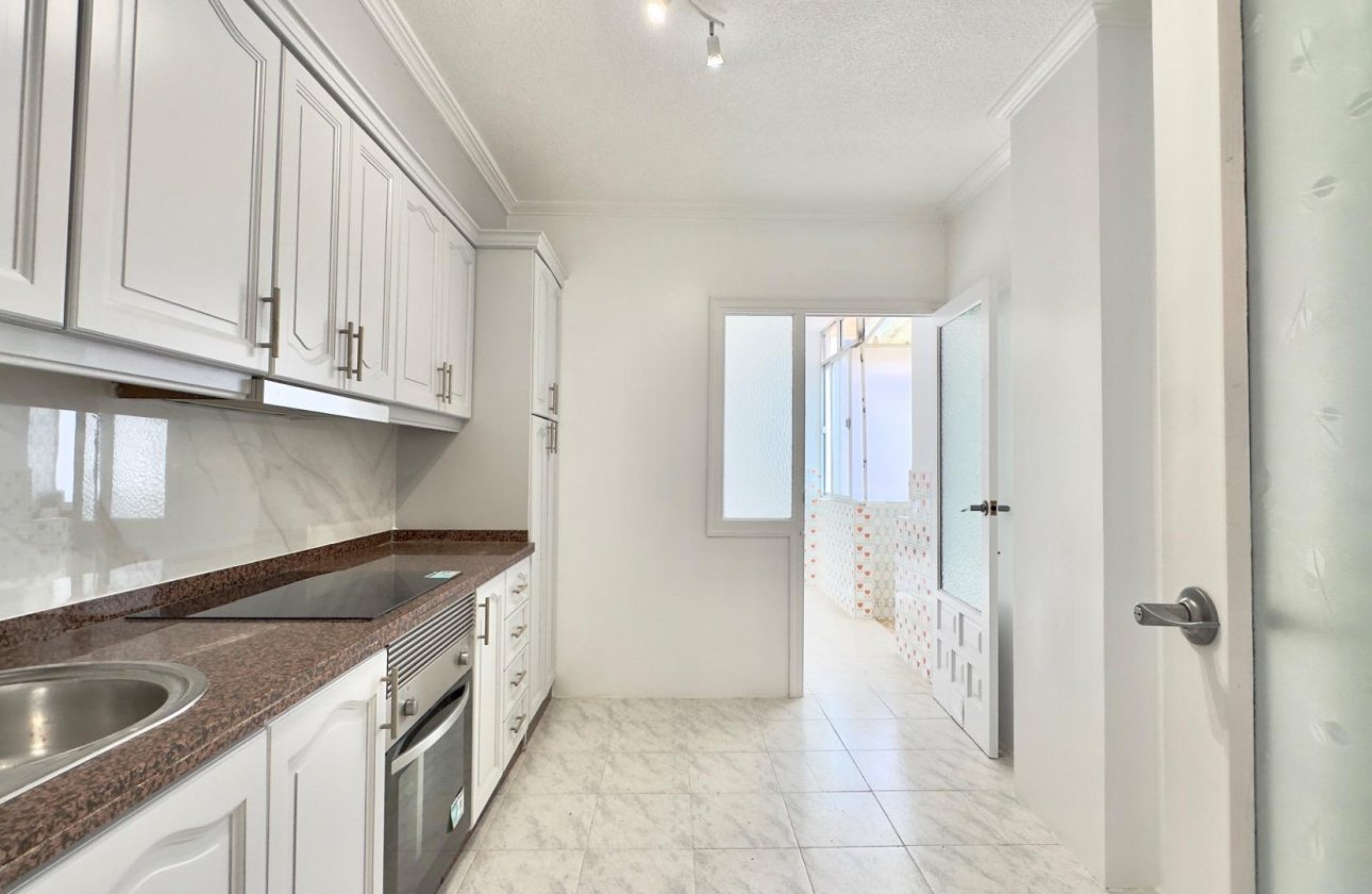 Revente - Appartement -
Torrevieja - Estacion De Autobuses