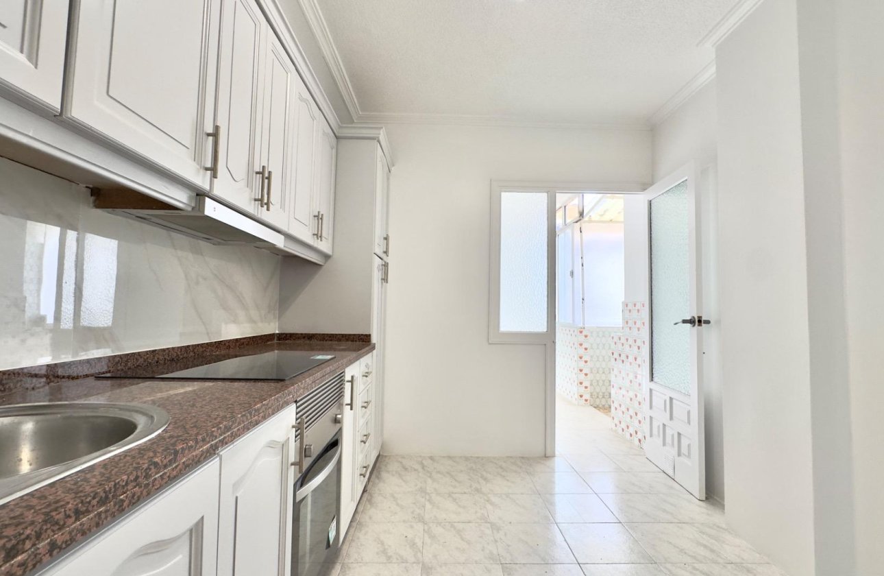 Revente - Appartement -
Torrevieja - Estacion De Autobuses
