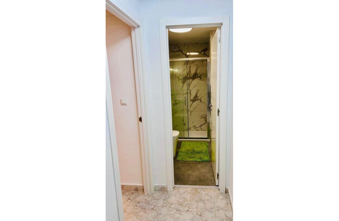 Revente - Appartement -
Torrevieja - Estacion De Autobuses