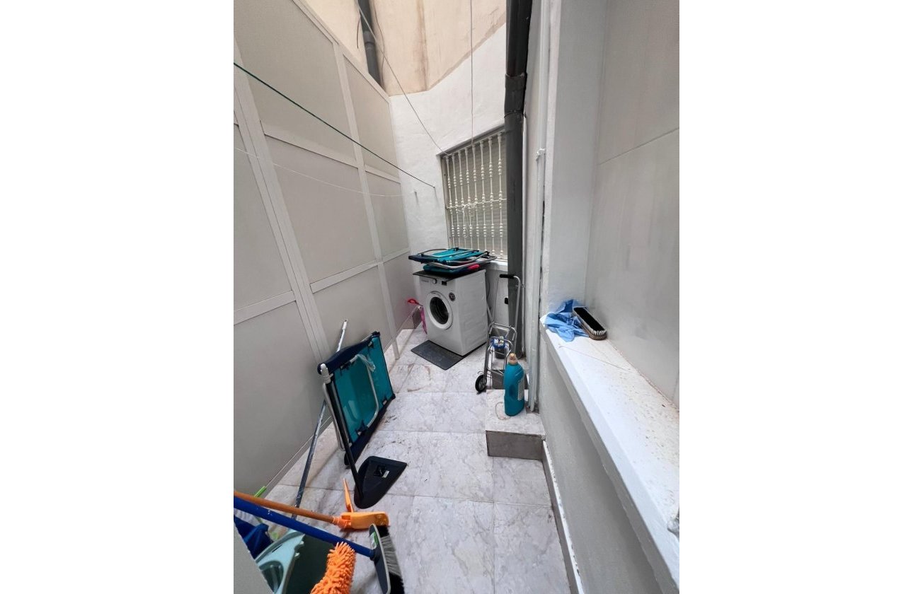 Revente - Appartement -
Torrevieja - Estacion De Autobuses