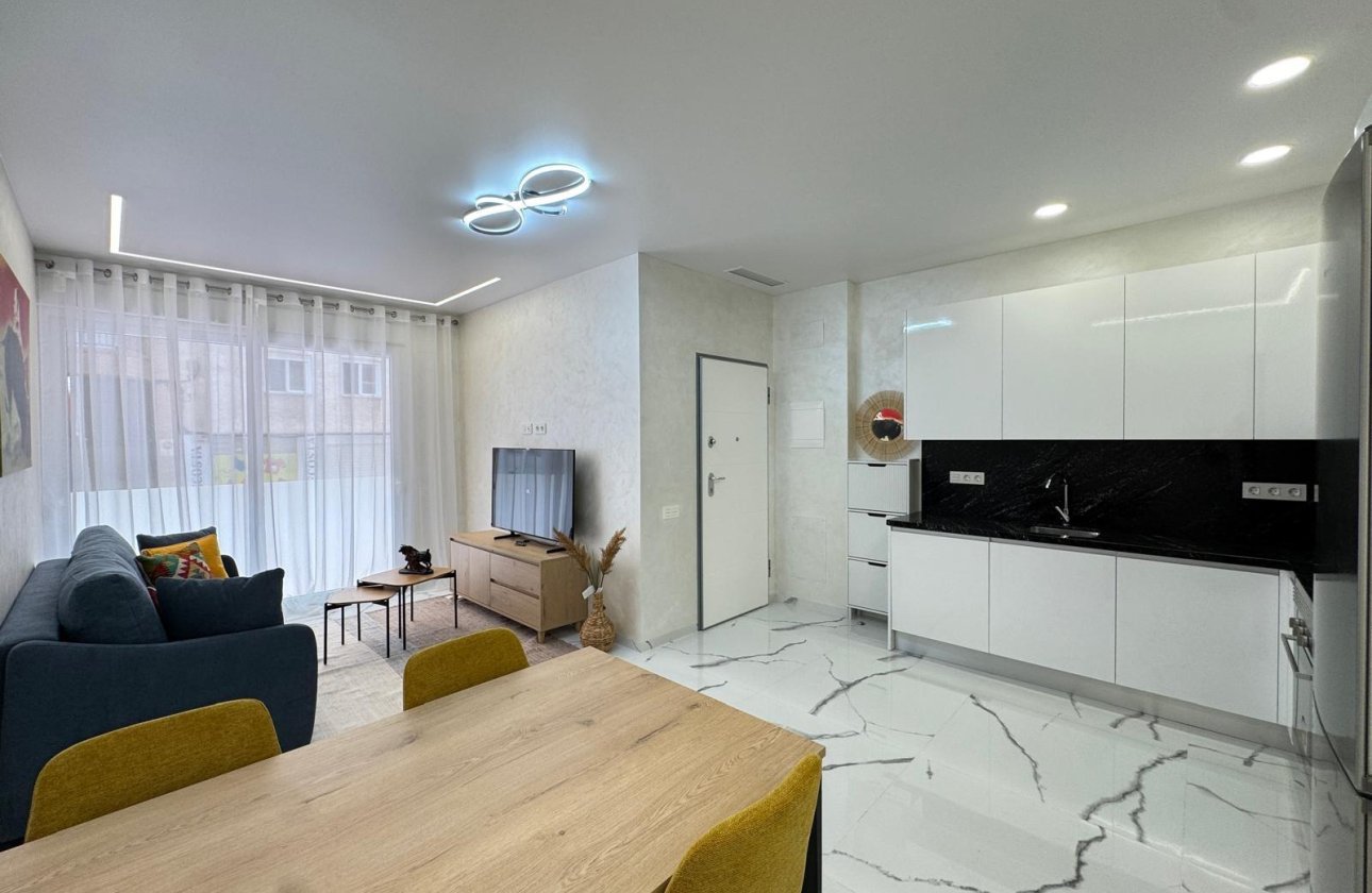 Revente - Appartement -
Torrevieja - Estacion De Autobuses
