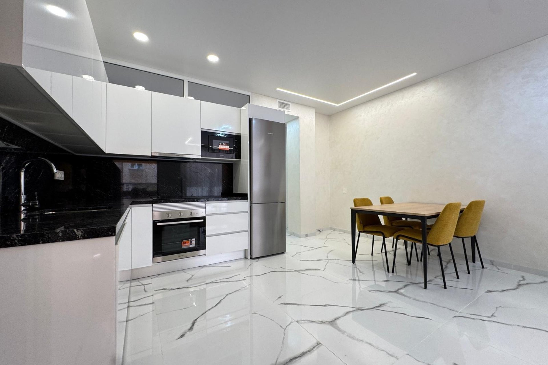 Revente - Appartement -
Torrevieja - Estacion De Autobuses