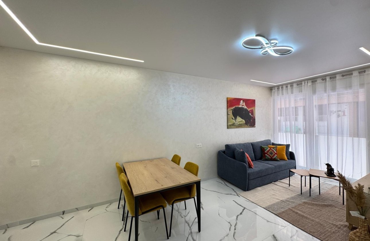 Revente - Appartement -
Torrevieja - Estacion De Autobuses