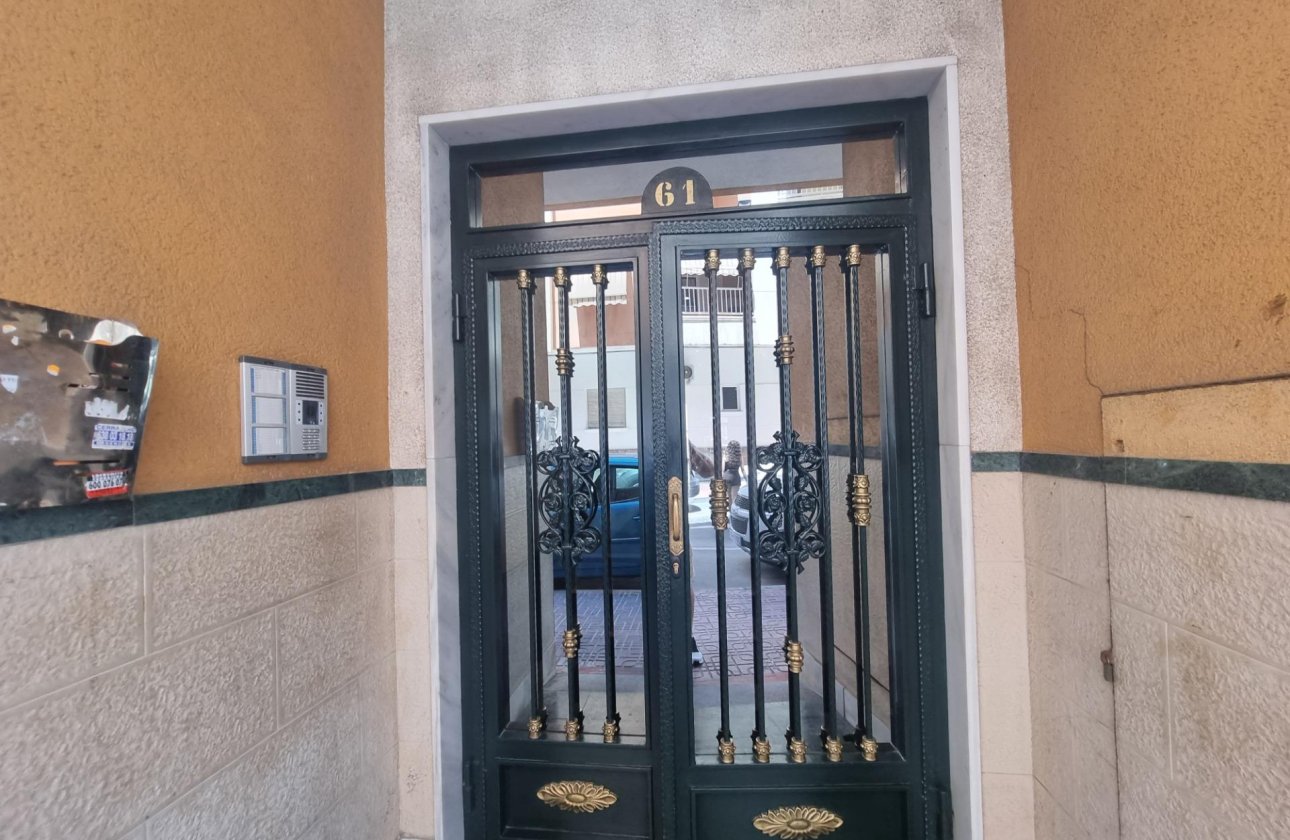 Revente - Appartement -
Torrevieja - Estacion De Autobuses