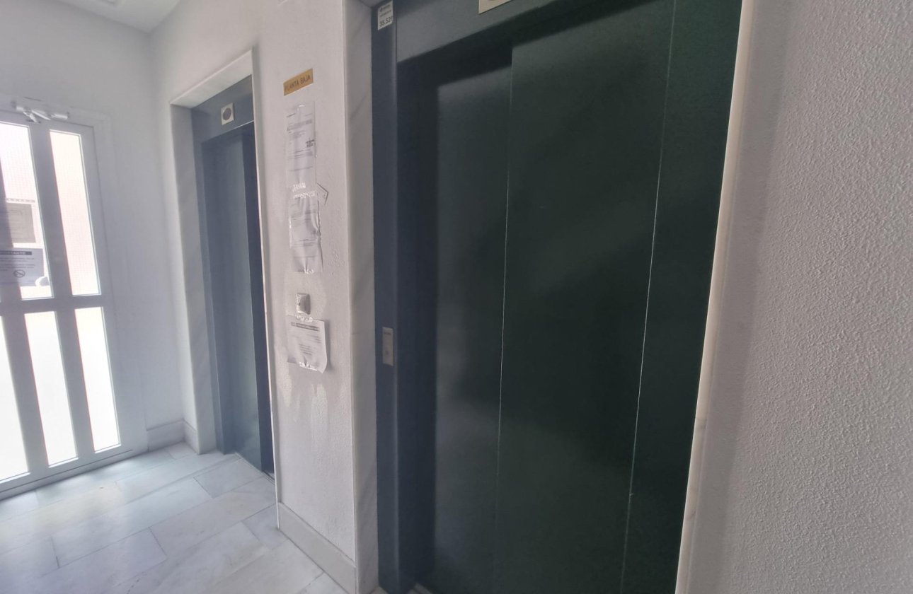Revente - Appartement -
Torrevieja - Estacion De Autobuses