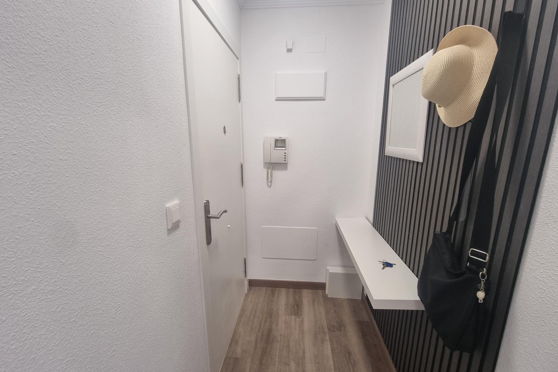 Revente - Appartement -
Torrevieja - Estacion De Autobuses