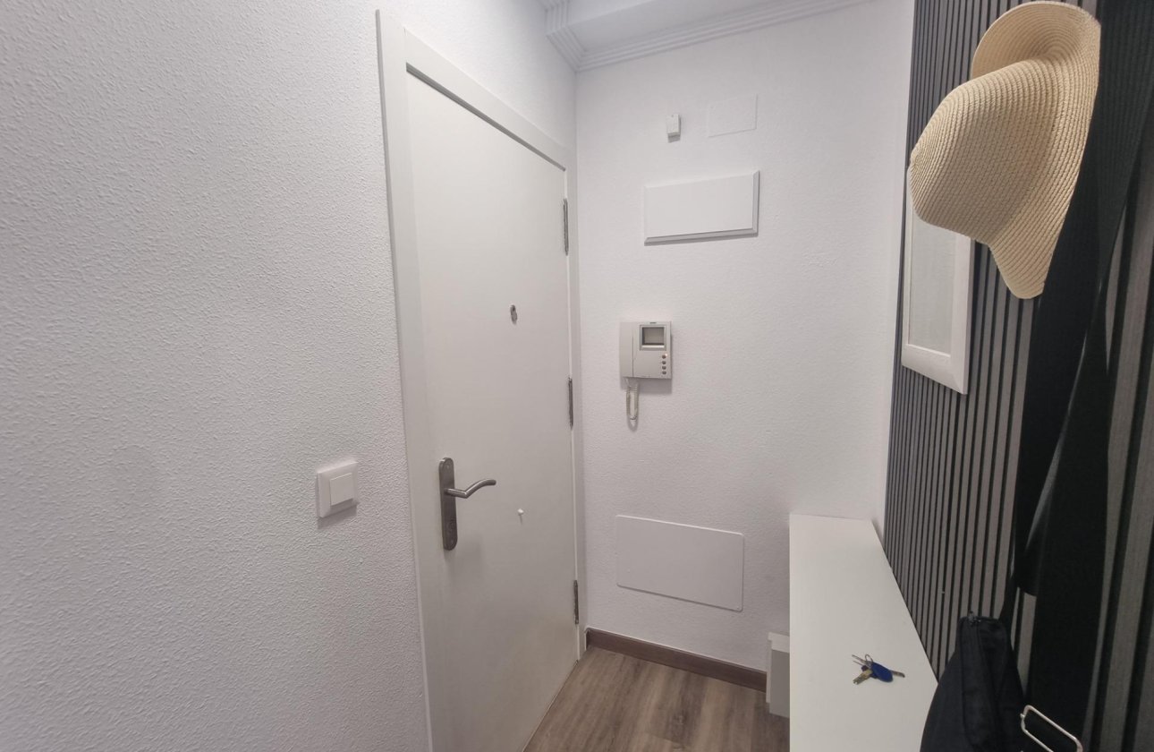 Revente - Appartement -
Torrevieja - Estacion De Autobuses