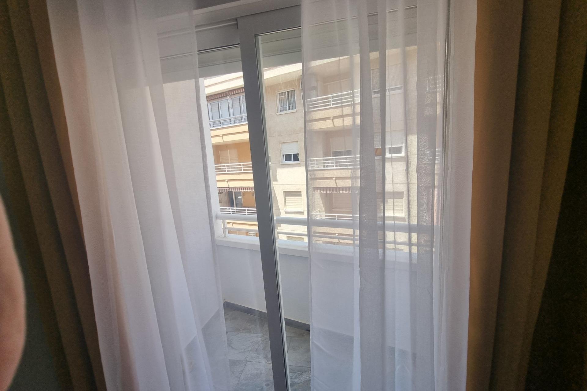 Revente - Appartement -
Torrevieja - Estacion De Autobuses