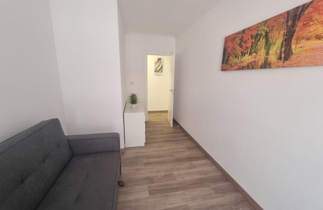 Revente - Appartement -
Torrevieja - Estacion De Autobuses