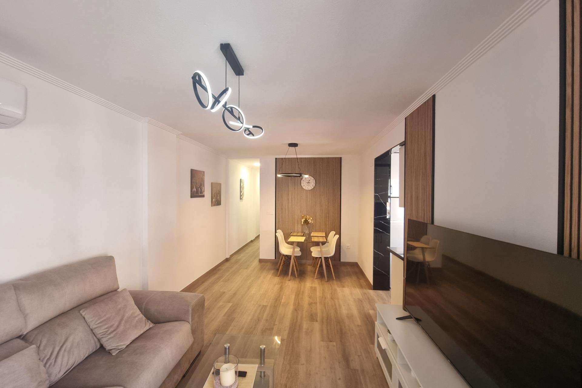 Revente - Appartement -
Torrevieja - Estacion De Autobuses