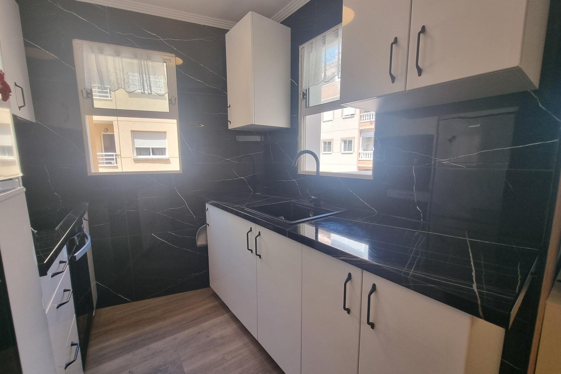 Revente - Appartement -
Torrevieja - Estacion De Autobuses