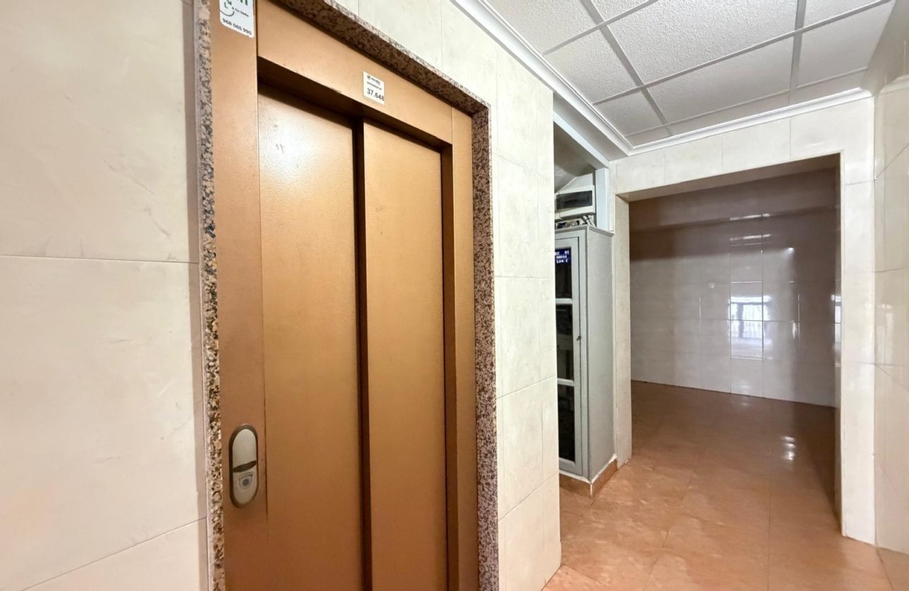 Revente - Appartement -
Torrevieja - Estacion De Autobuses