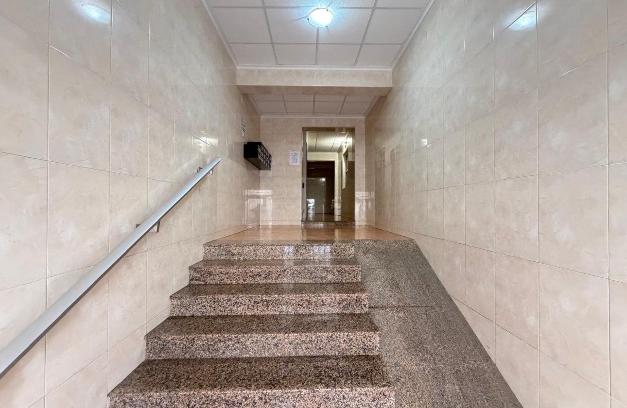 Revente - Appartement -
Torrevieja - Estacion De Autobuses