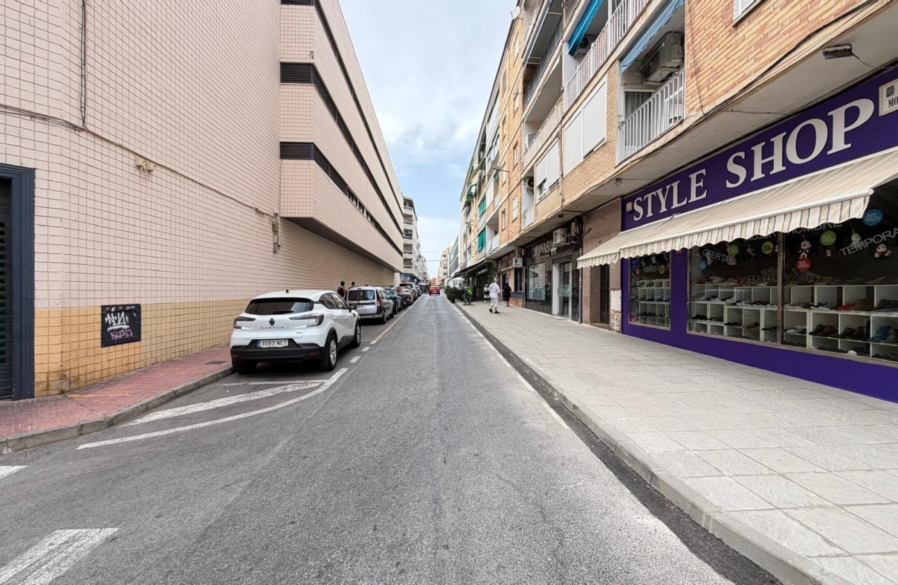 Revente - Appartement -
Torrevieja - Estacion De Autobuses