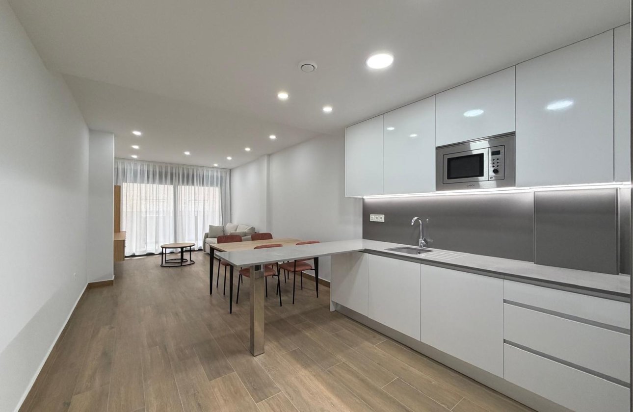 Revente - Appartement -
Torrevieja - Estacion De Autobuses