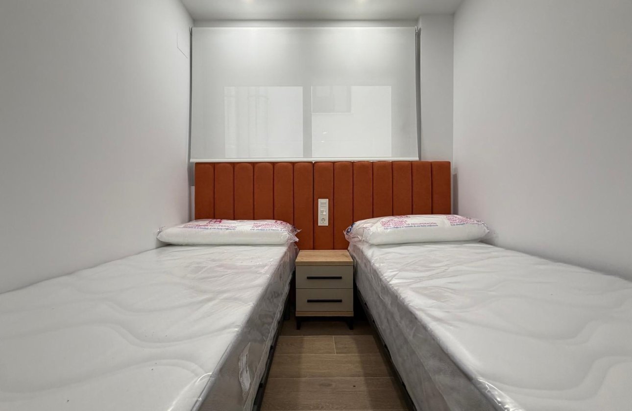 Revente - Appartement -
Torrevieja - Estacion De Autobuses
