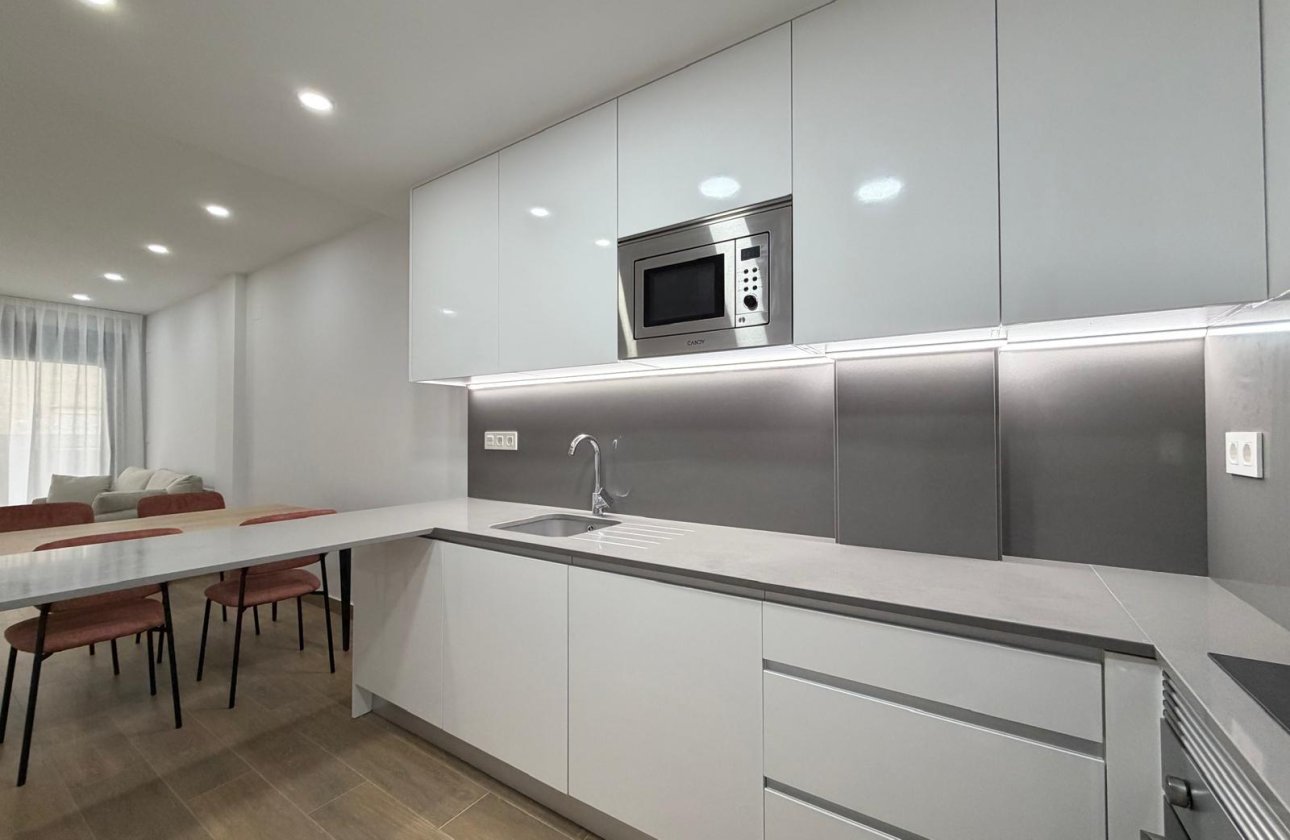 Revente - Appartement -
Torrevieja - Estacion De Autobuses