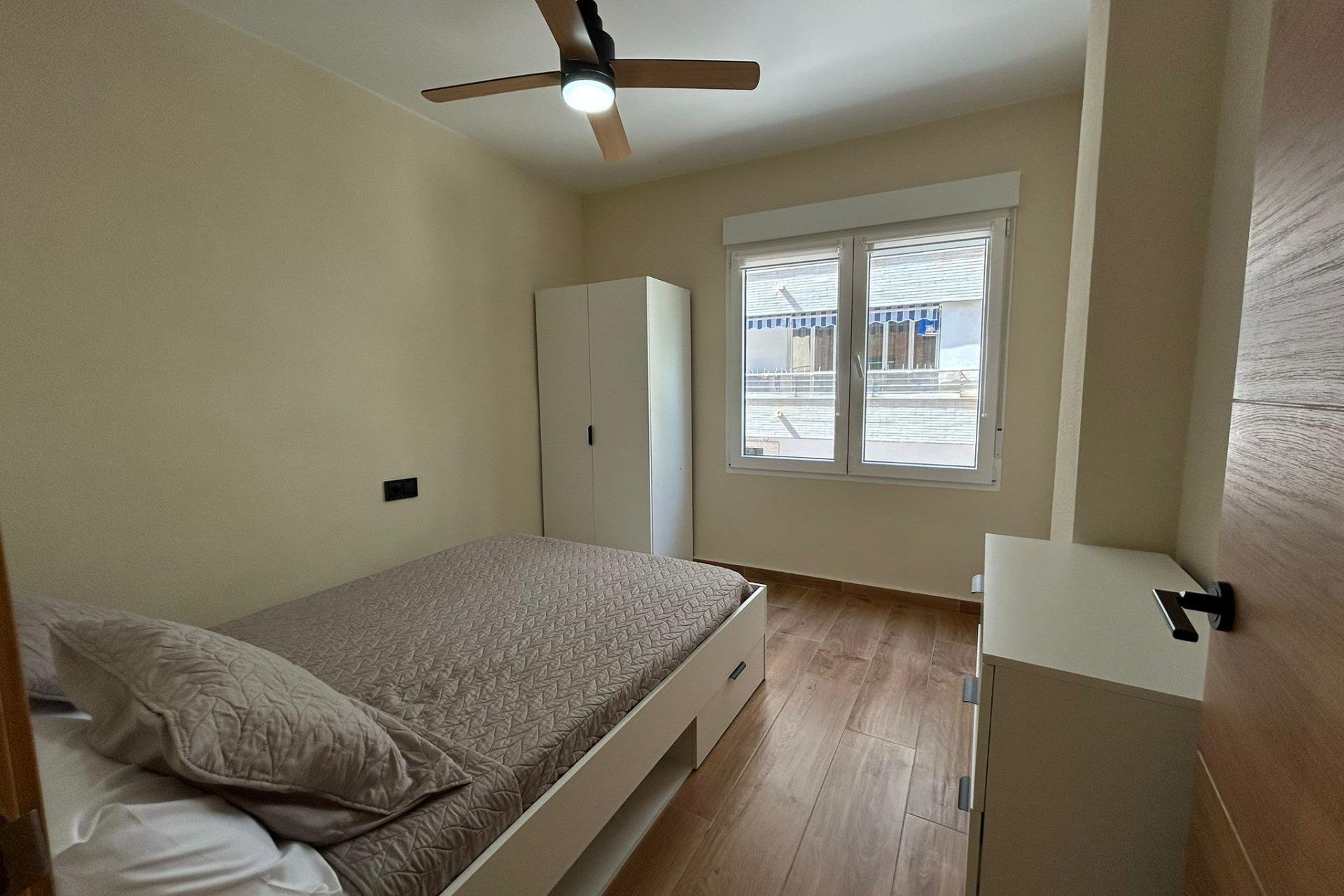Revente - Appartement -
Torrevieja - Estacion De Autobuses