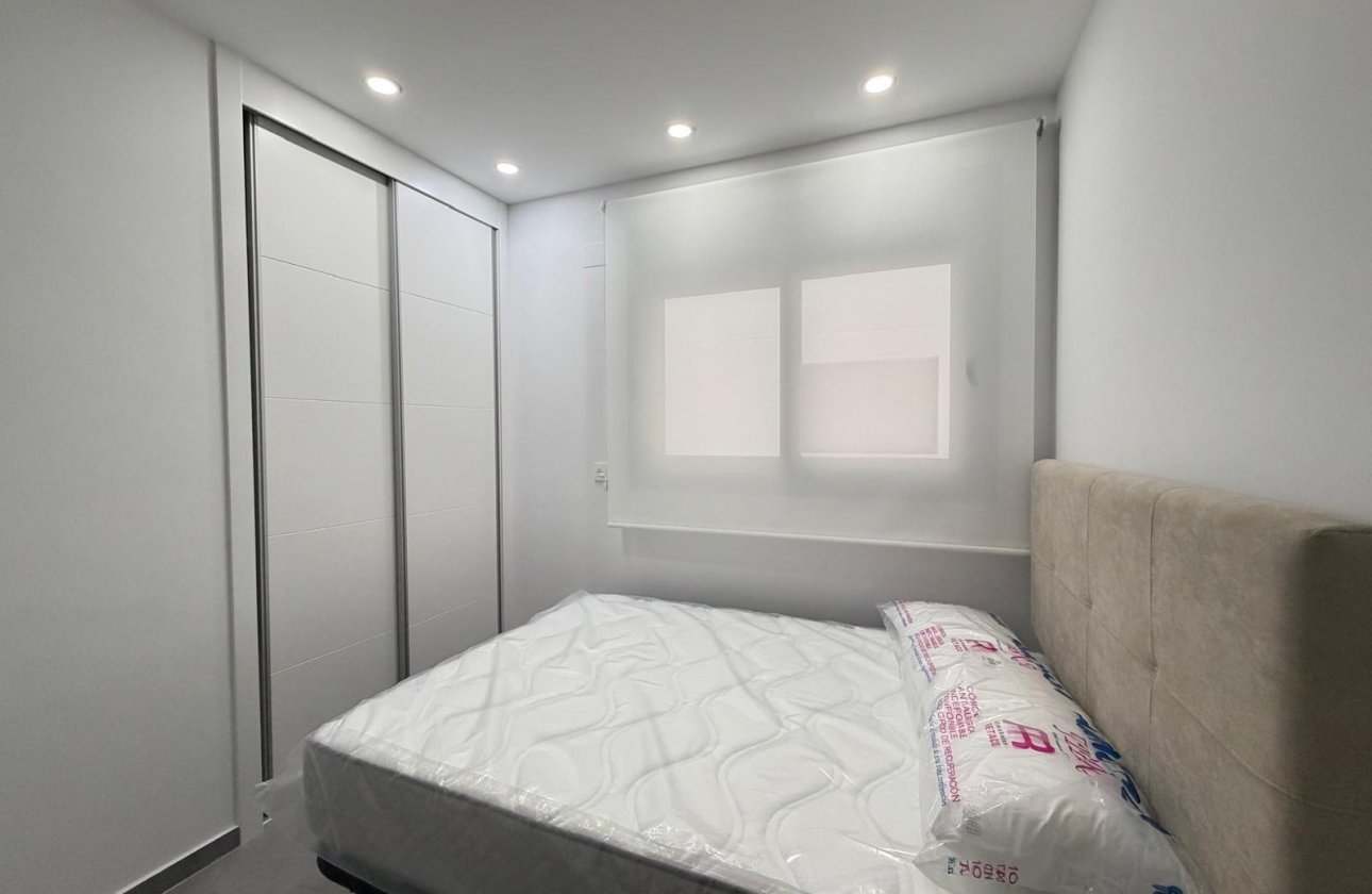 Revente - Appartement -
Torrevieja - Estacion De Autobuses