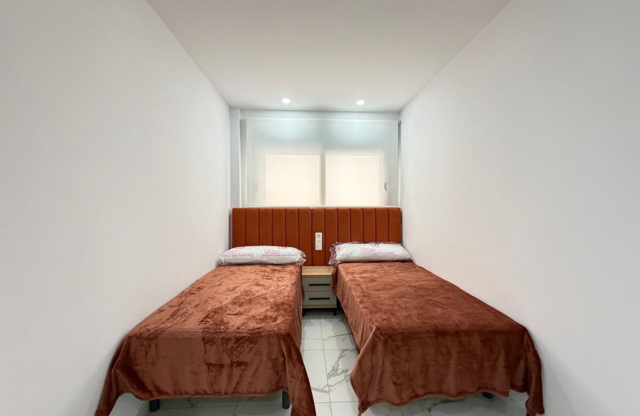 Revente - Appartement -
Torrevieja - Estacion De Autobuses
