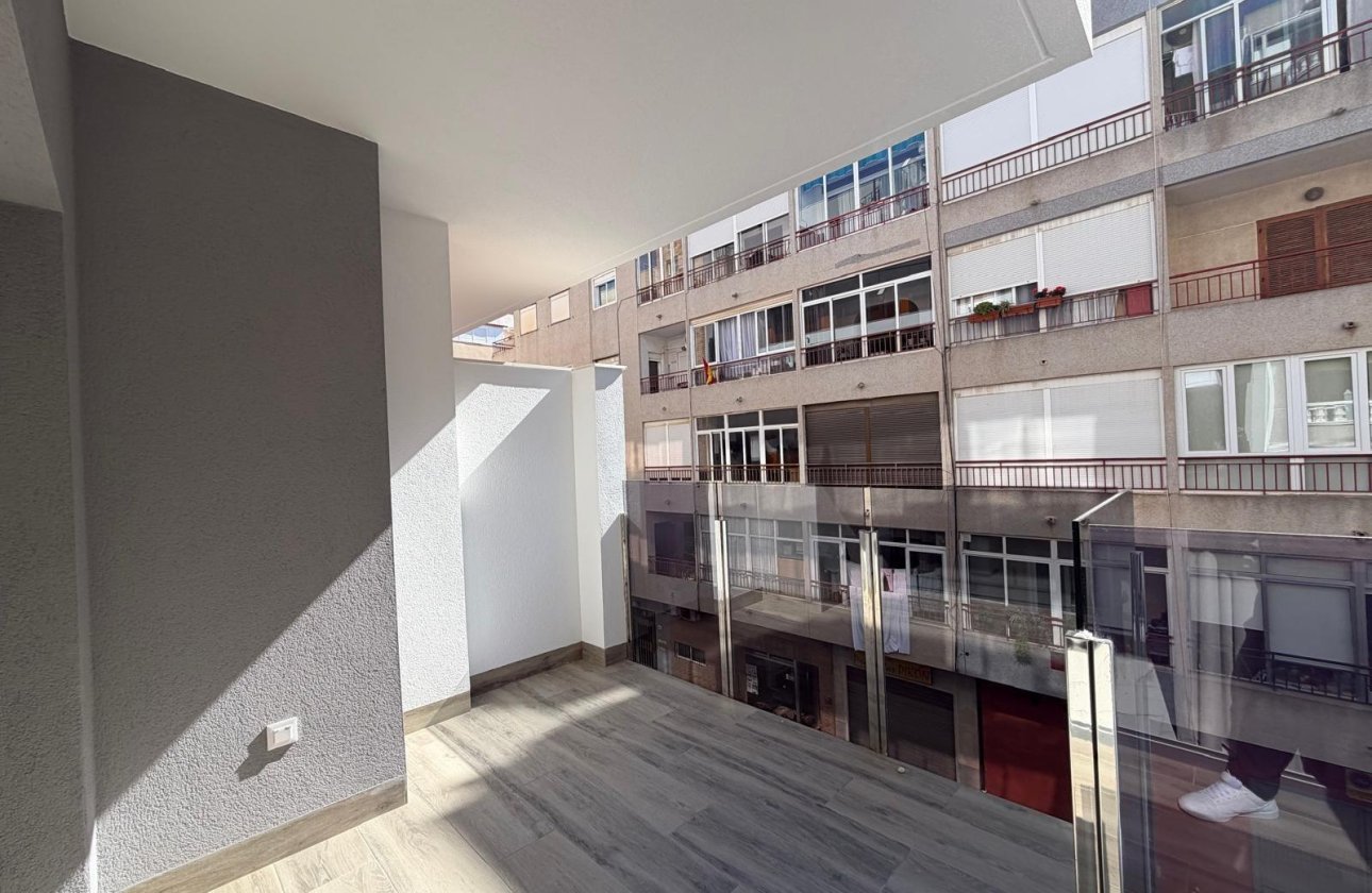 Revente - Appartement -
Torrevieja - Estacion De Autobuses
