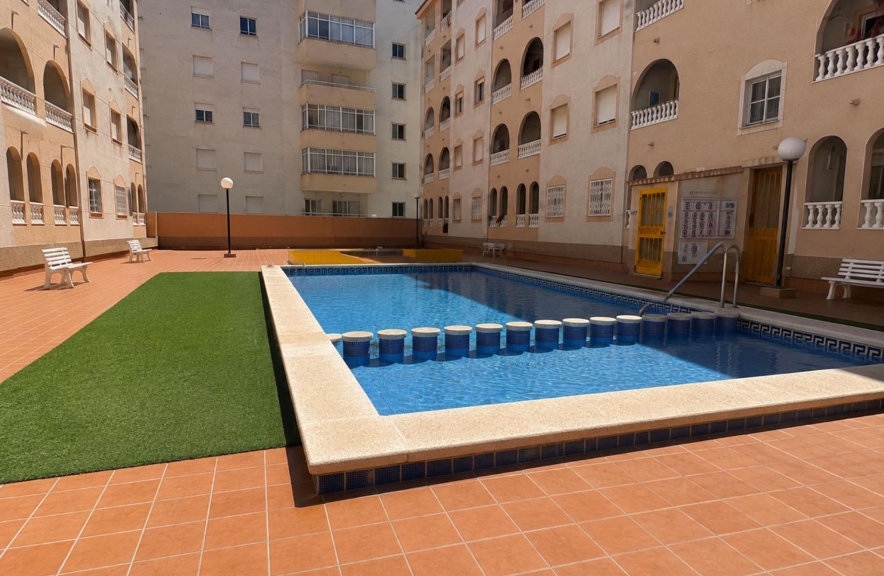Revente - Appartement -
Torrevieja - Estacion De Autobuses