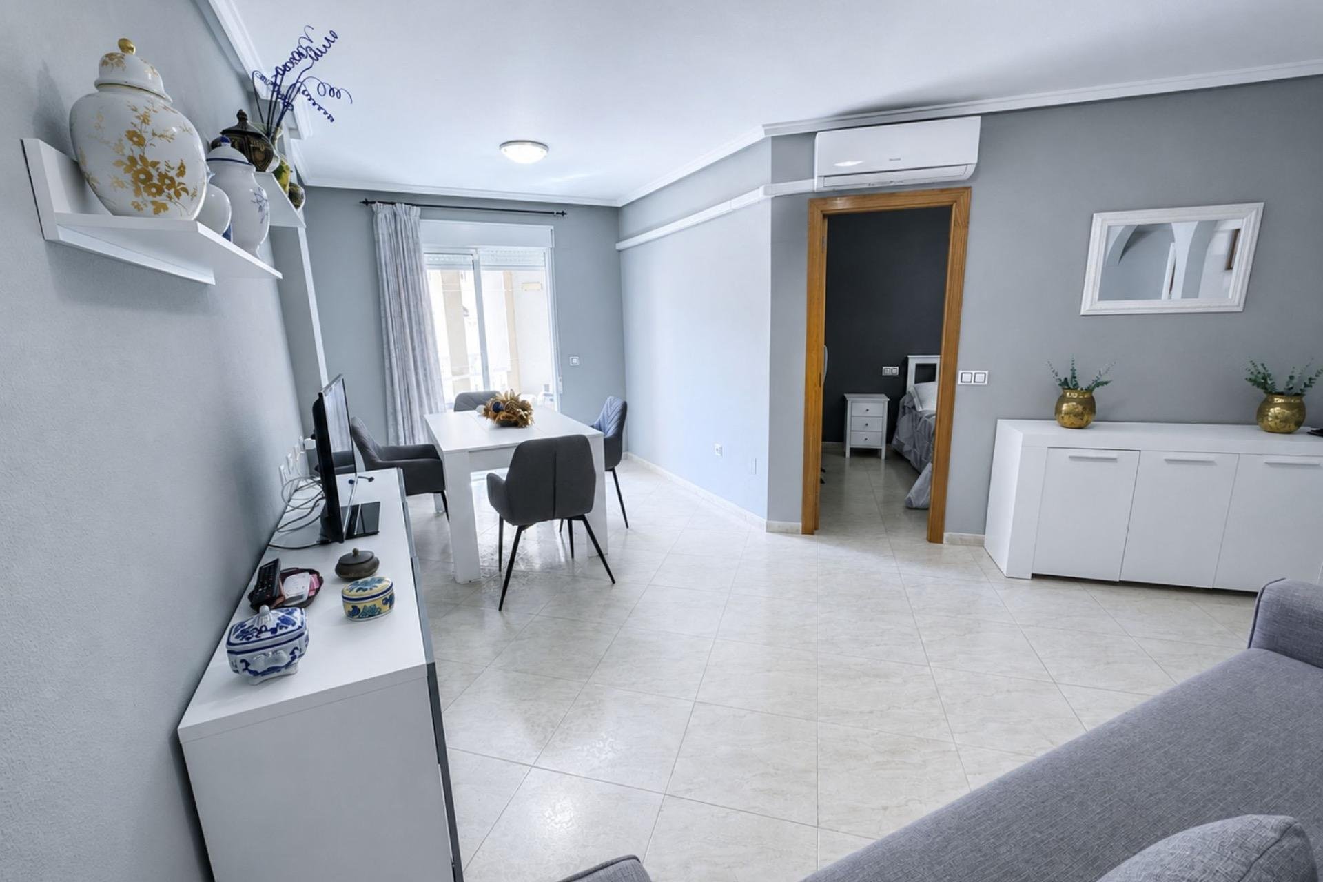 Revente - Appartement -
Torrevieja - Estacion De Autobuses