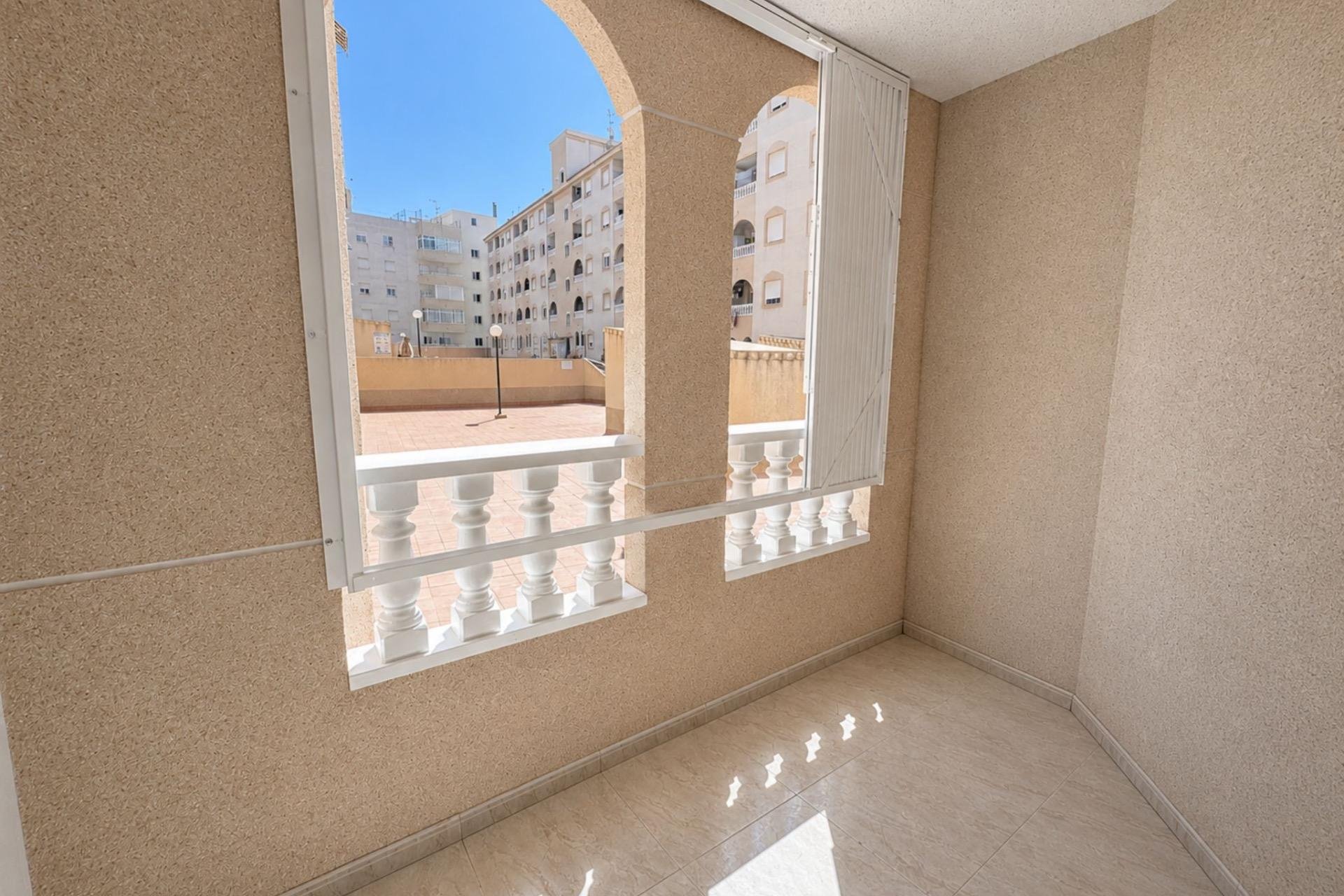 Revente - Appartement -
Torrevieja - Estacion De Autobuses