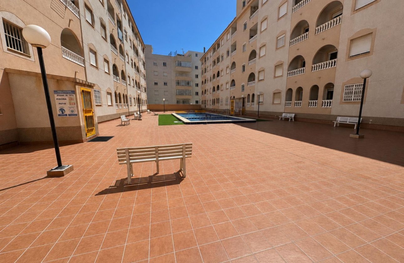 Revente - Appartement -
Torrevieja - Estacion De Autobuses