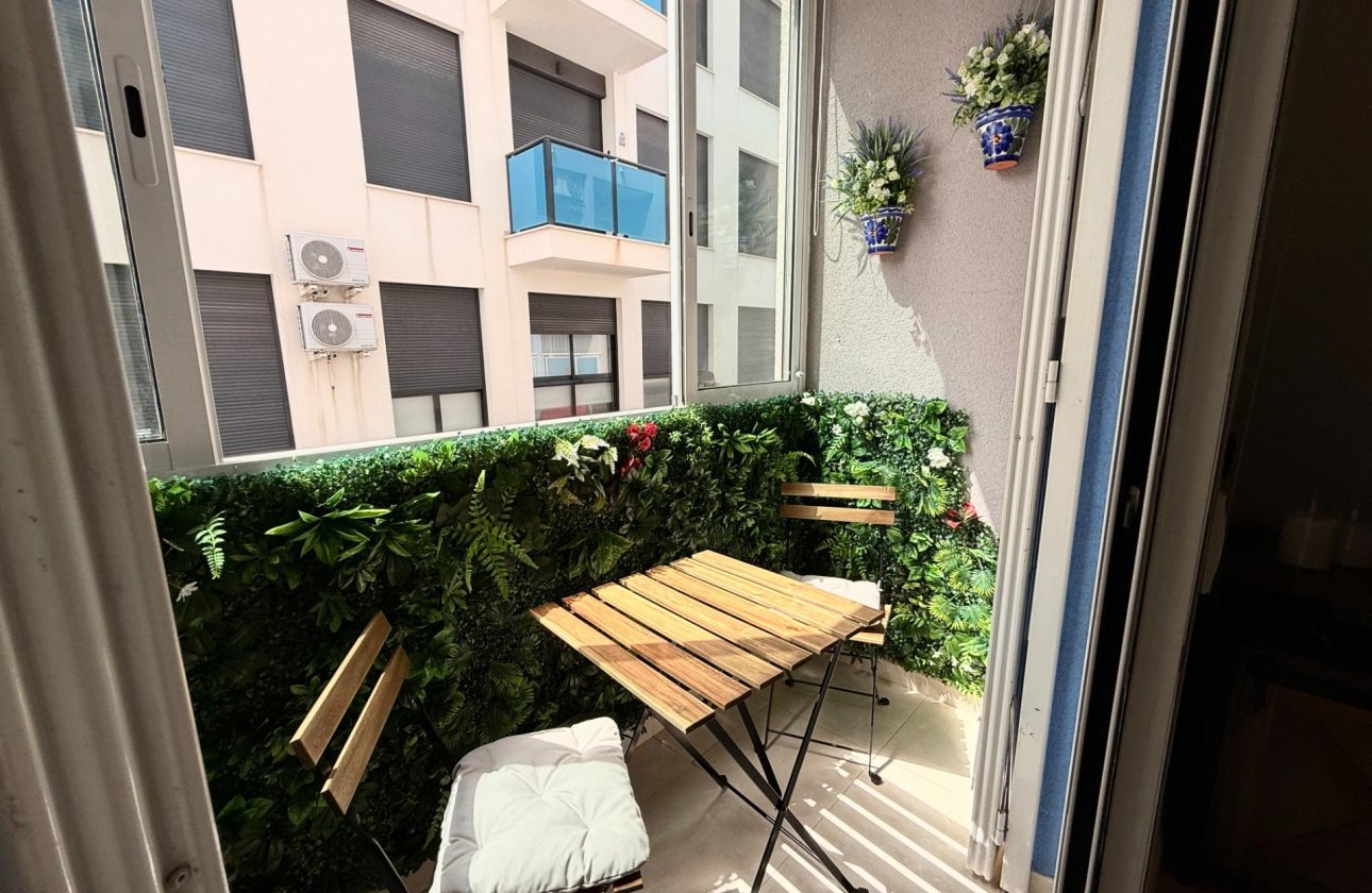 Revente - Appartement -
Torrevieja - Estacion De Autobuses